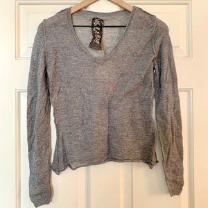 MAGNOLIA PEARL Gray Cashmere V-Neck